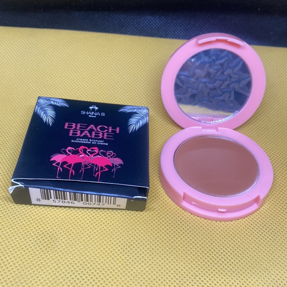 Shaina B Beach Babe cream bronzer With Lipgloss - Picture 4 of 6